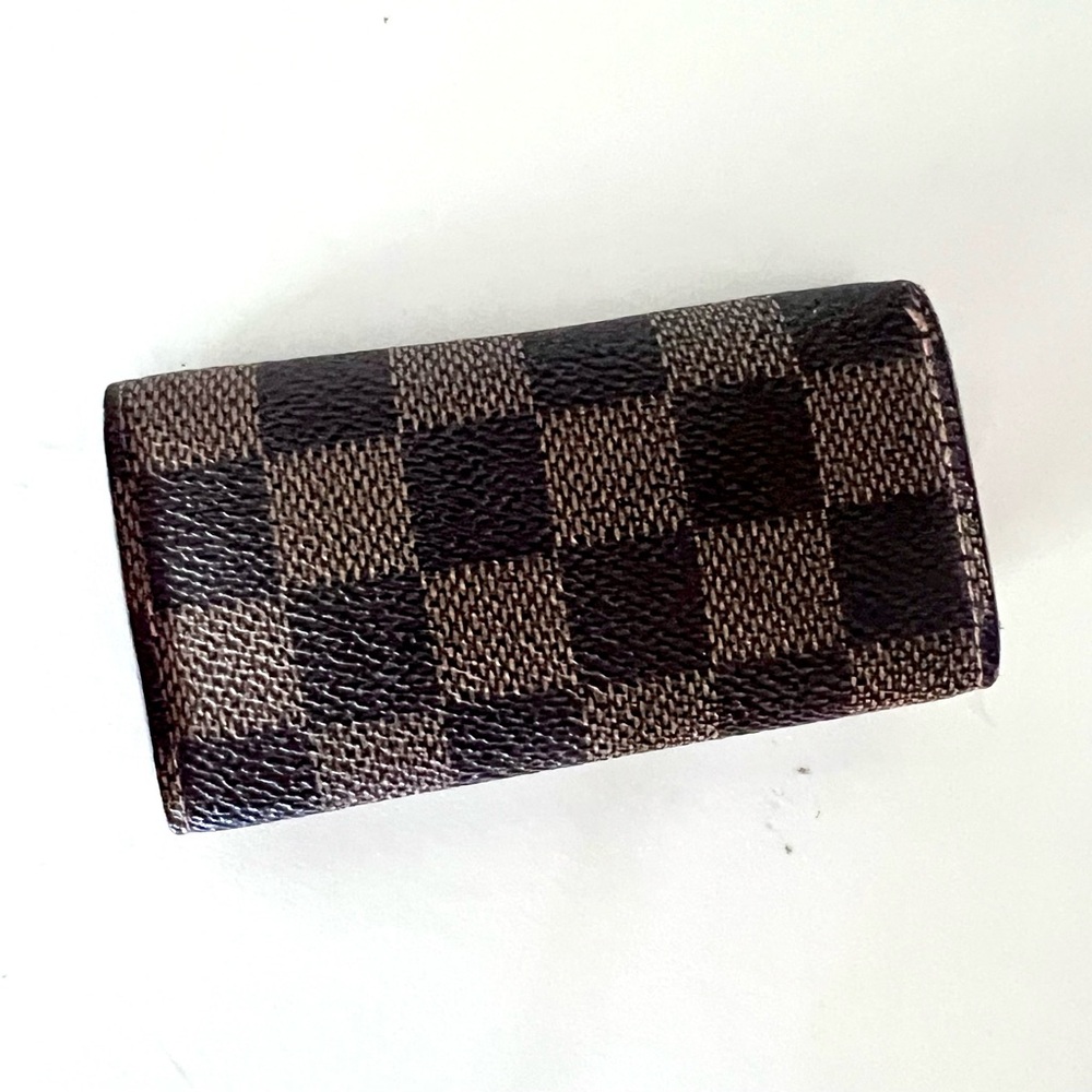 LOUIS VUITTON Damier Brown Checkered 4-Hook Key Holder Made in Paris, France - Picture 9 of 12